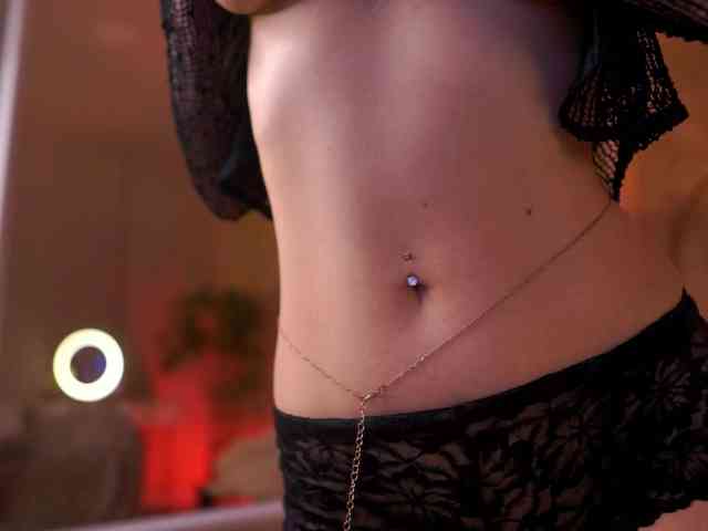 MaddieBryggs Live Webcam on BongaCams