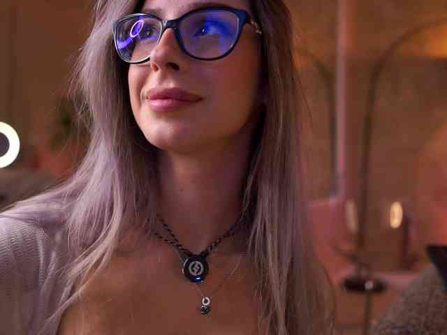 Model: MaddieBryggs