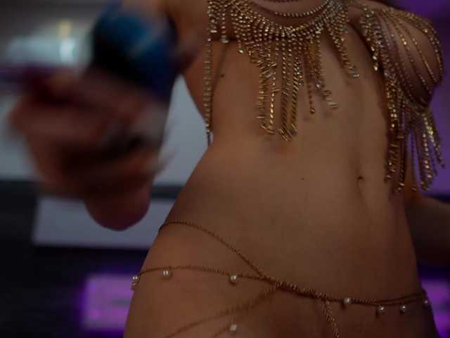 SexyCelline's BongaCams show and profile