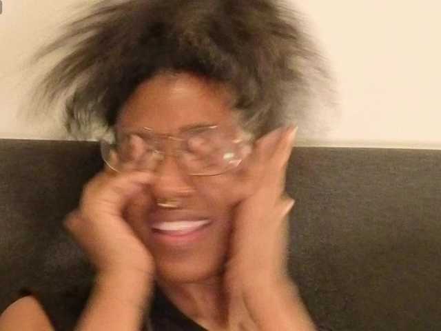 CarolineS's BongaCams show and profile