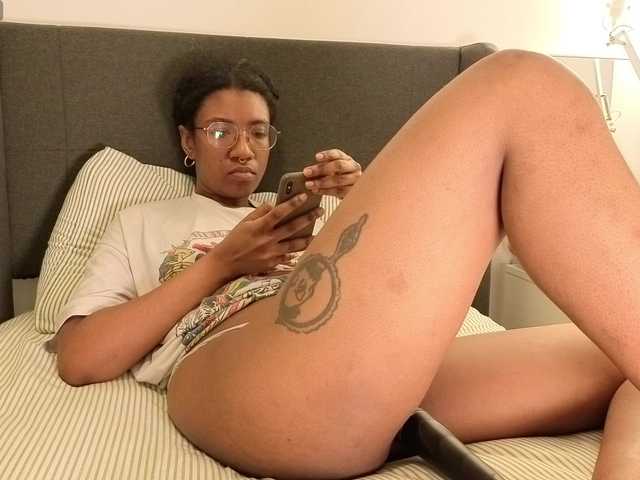 CarolineS's BongaCams show and profile