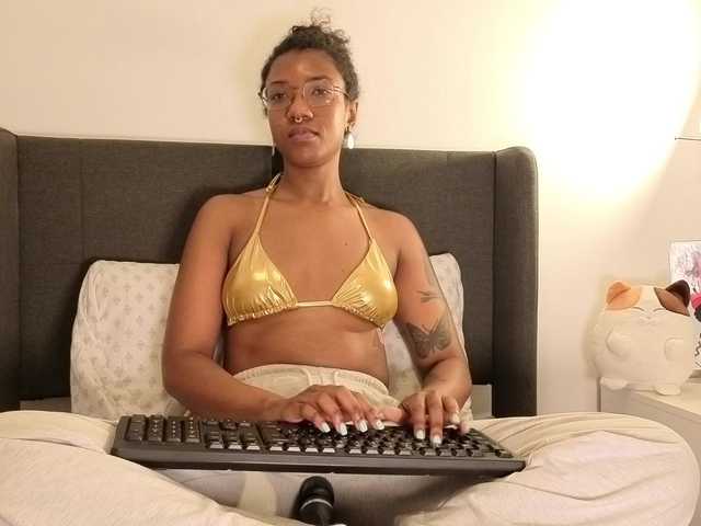 CarolineS live cam on BongaCams