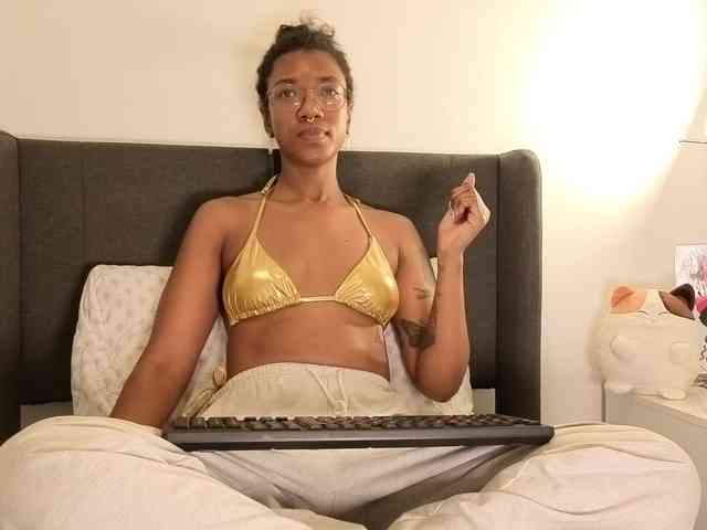 CarolineS webcam