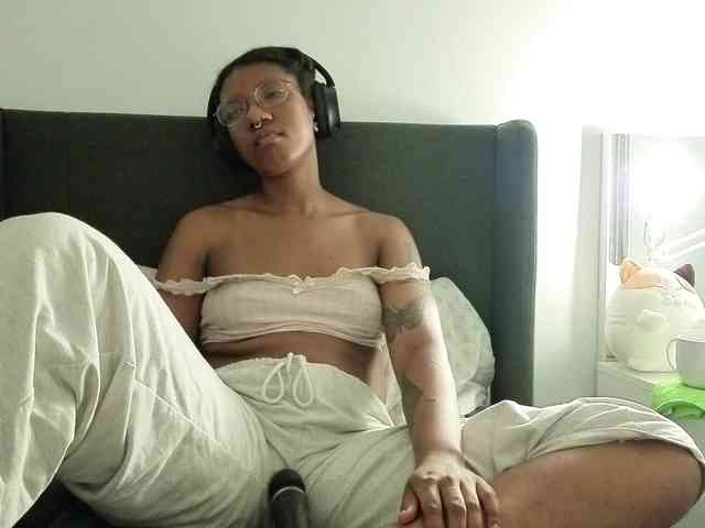 CarolineS