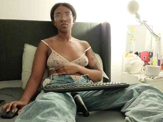 CarolineS webcam