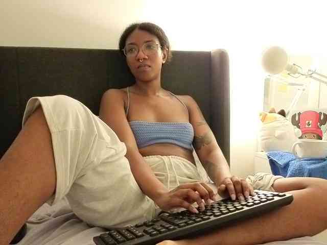 CarolineS webcam