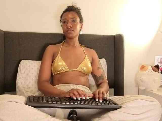 CarolineS webcam