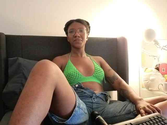 CarolineS webcam
