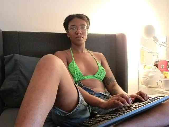 CarolineS webcam