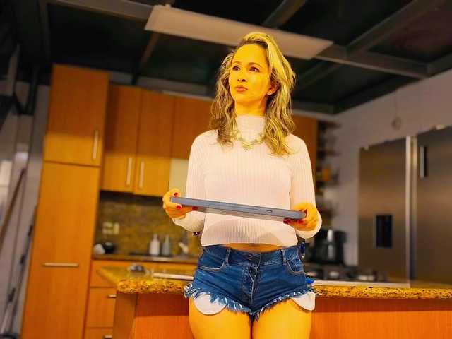 miasirenlive live cam on BongaCams