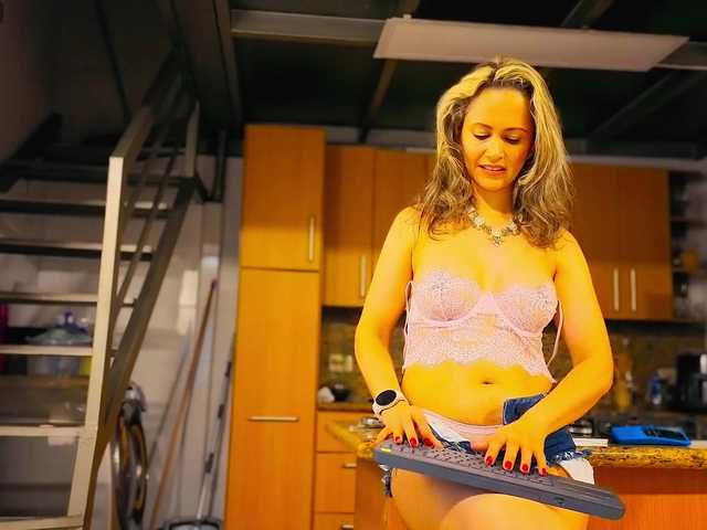 miasirenlive live cam on BongaCams