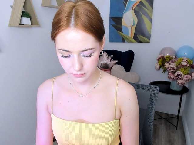 MakeYouHappy live cam on BongaCams