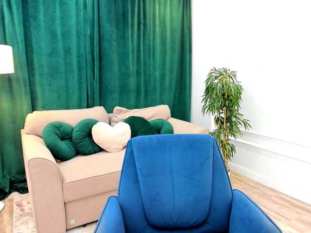 MakeYouHappy live cam on BongaCams