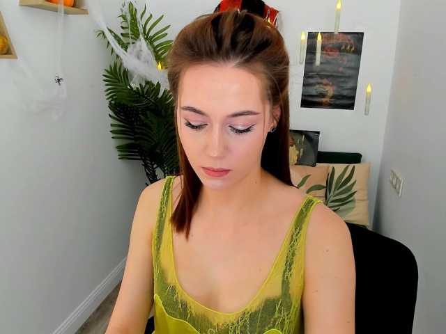 MakeYouHappy live cam on BongaCams