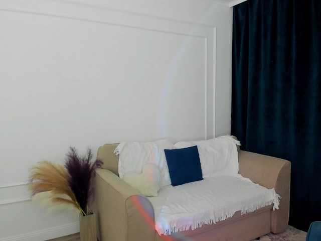 MakeYouHappy live cam on BongaCams