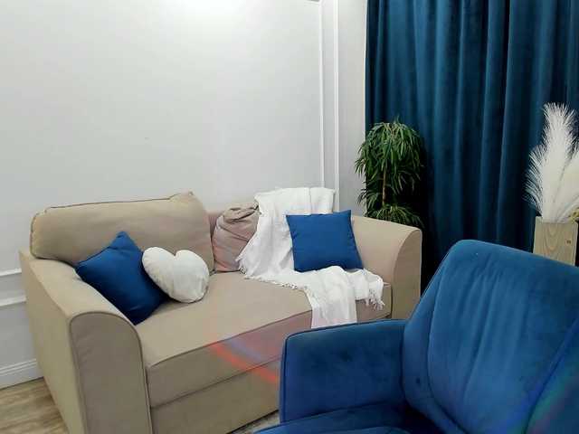 MakeYouHappy live cam on BongaCams