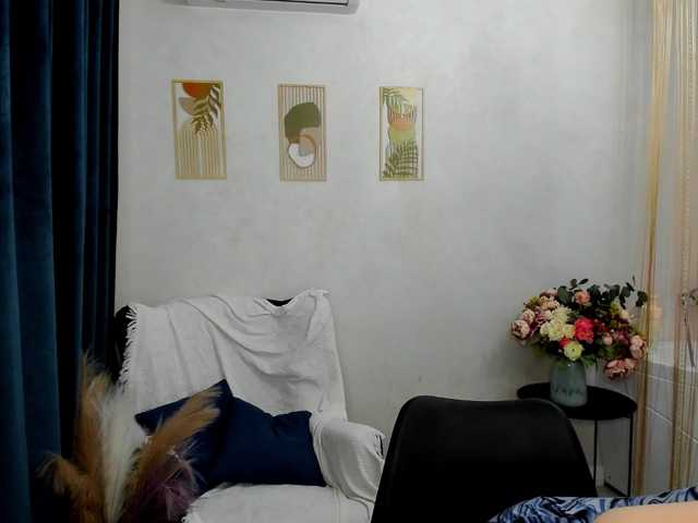 MakeYouHappy live cam on BongaCams