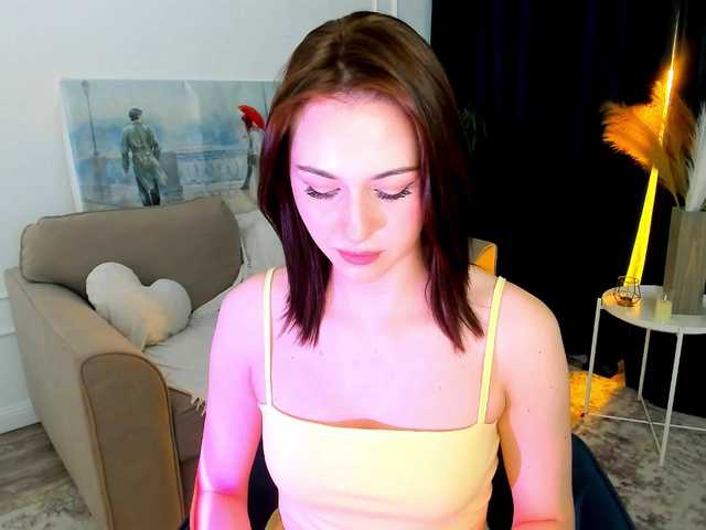MakeYouHappy live cam on BongaCams