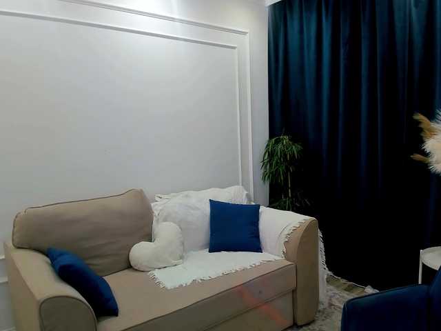 MakeYouHappy live cam on BongaCams