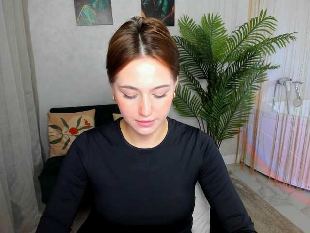 MakeYouHappy live cam on BongaCams