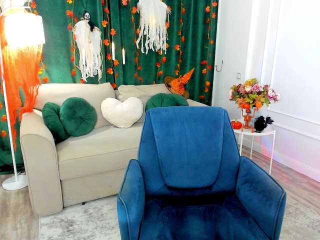 MakeYouHappy live cam preview