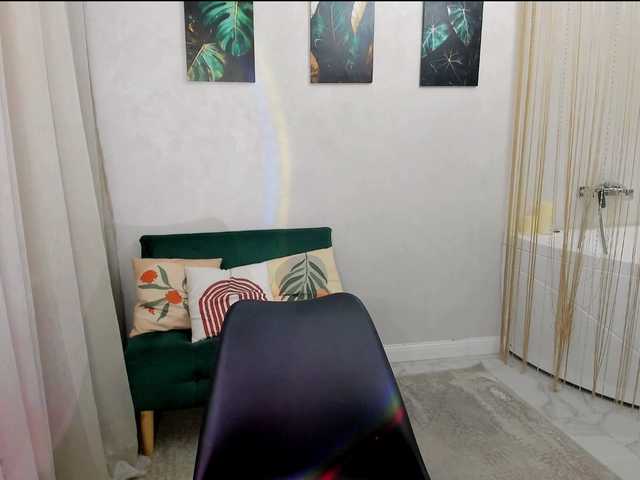 MakeYouHappy live cam on BongaCams