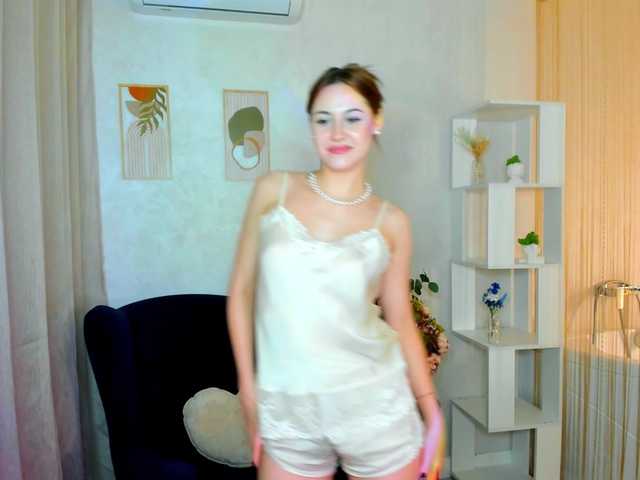 MakeYouHappy live cam on BongaCams