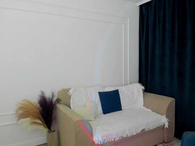 MakeYouHappy live cam on BongaCams