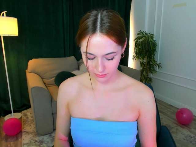 MakeYouHappy live cam on BongaCams
