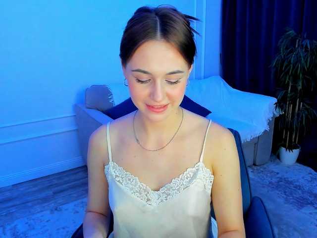 MakeYouHappy live cam on BongaCams