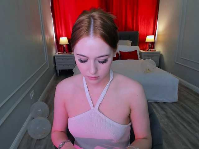MakeYouHappy live cam on BongaCams
