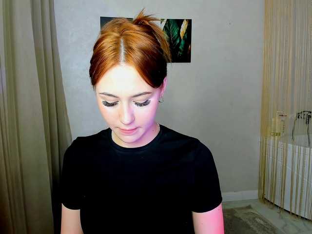 MakeYouHappy live cam on BongaCams