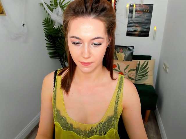 MakeYouHappy live cam on BongaCams