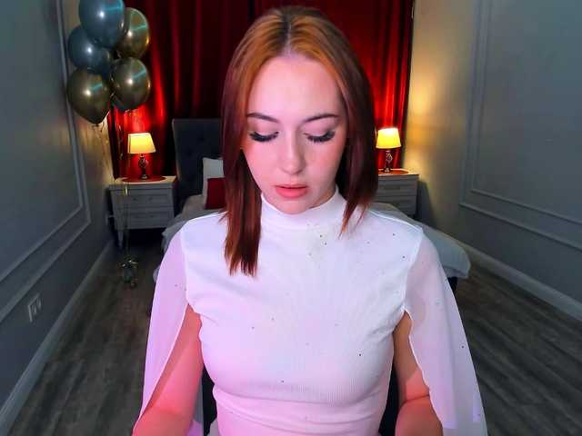 MakeYouHappy live cam on BongaCams