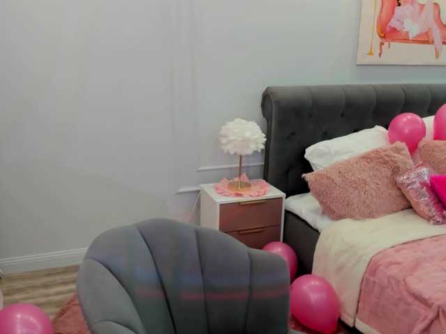 MakeYouHappy live cam on BongaCams
