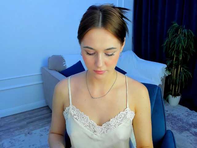 MakeYouHappy live cam on BongaCams
