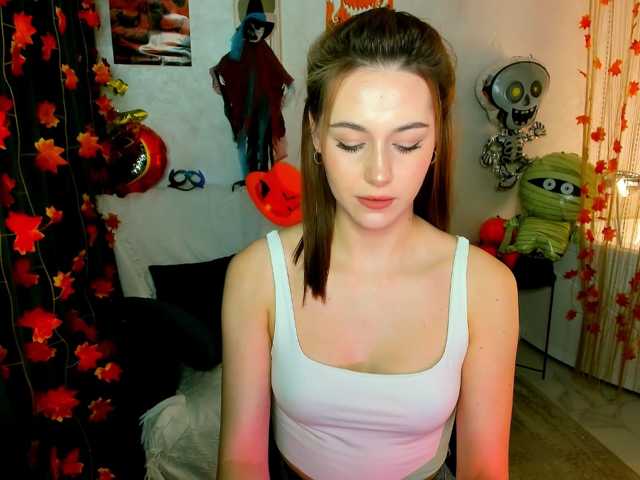 MakeYouHappy live cam on BongaCams