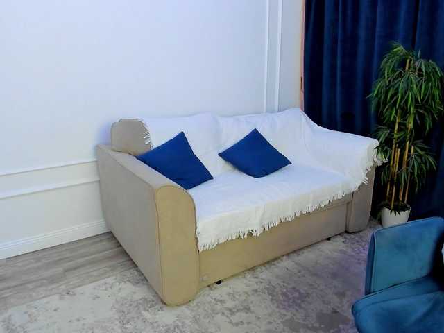 MakeYouHappy live cam on BongaCams