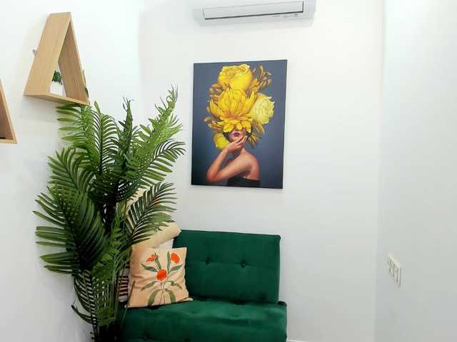 MakeYouHappy live cam on BongaCams