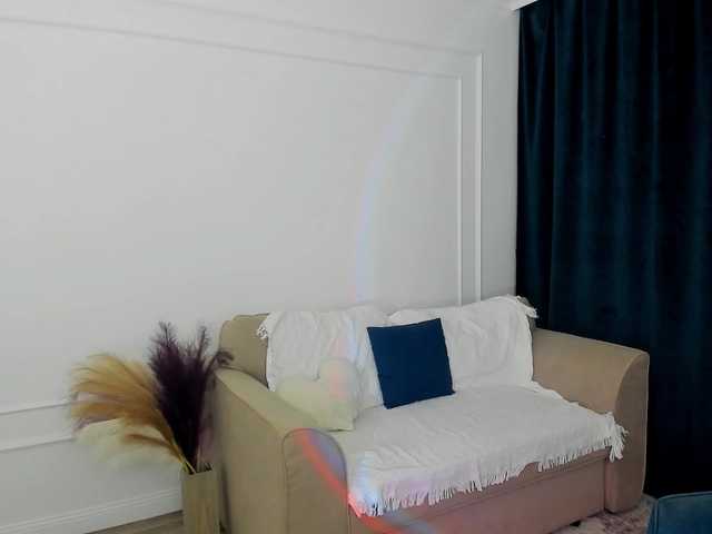 MakeYouHappy live cam on BongaCams