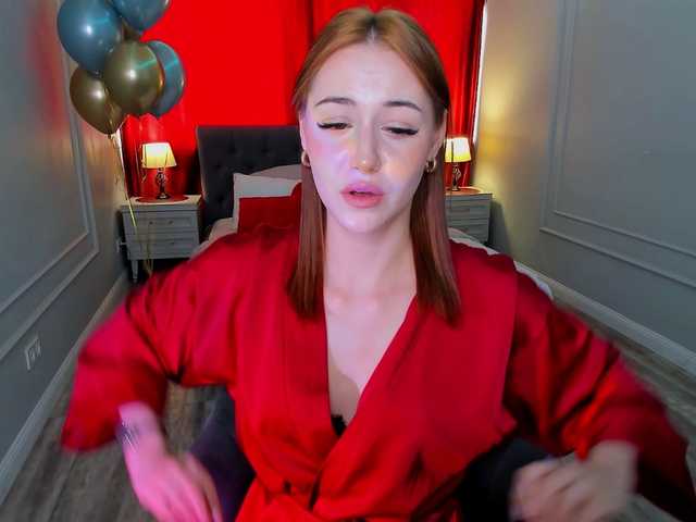 MakeYouHappy live cam on BongaCams