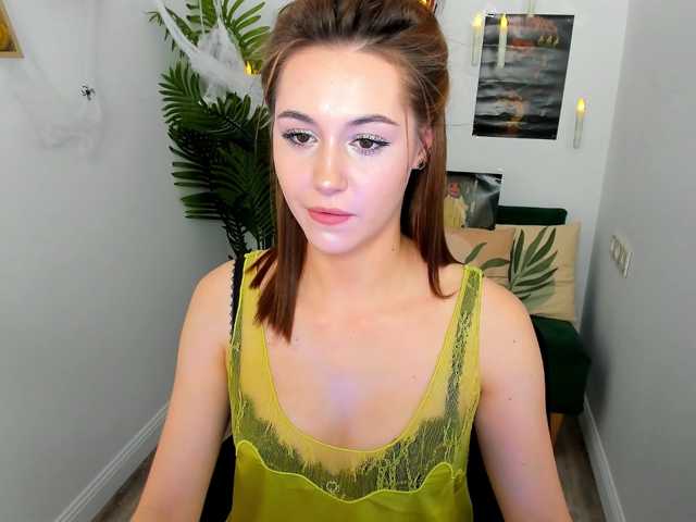 MakeYouHappy live cam on BongaCams