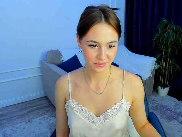 MakeYouHappy webcam