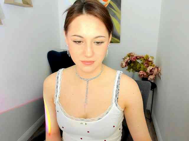 MakeYouHappy webcam