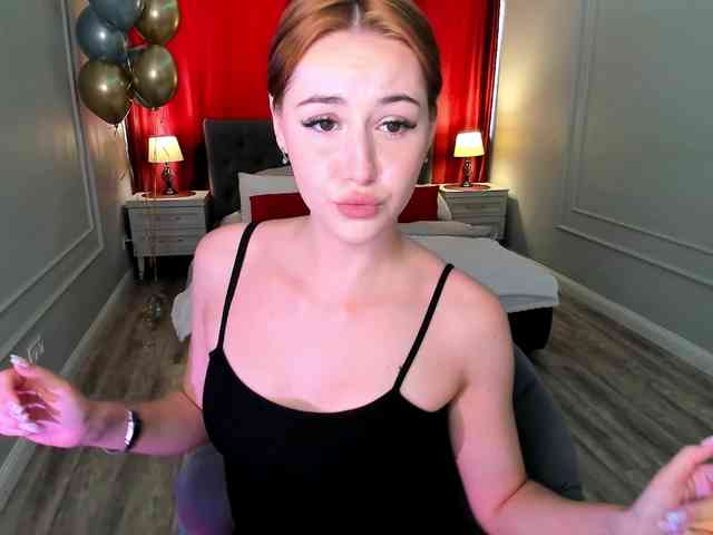 MakeYouHappy webcam