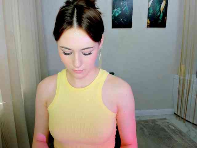 MakeYouHappy webcam