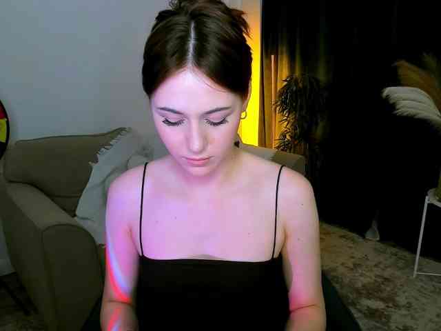 MakeYouHappy webcam