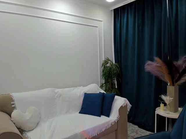 MakeYouHappy webcam