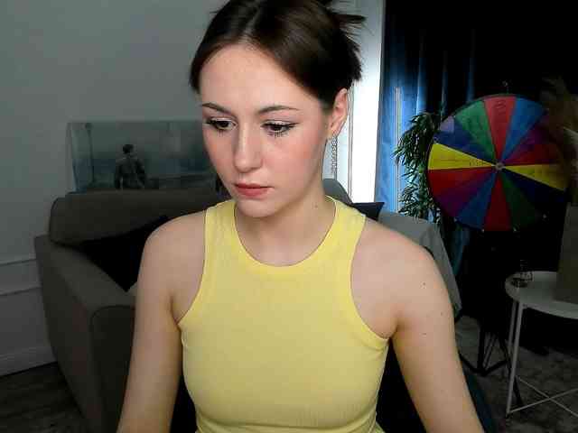 MakeYouHappy webcam
