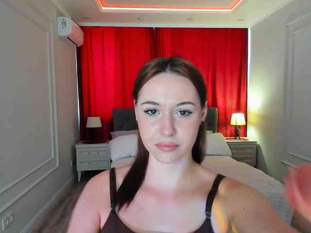 MakeYouHappy webcam